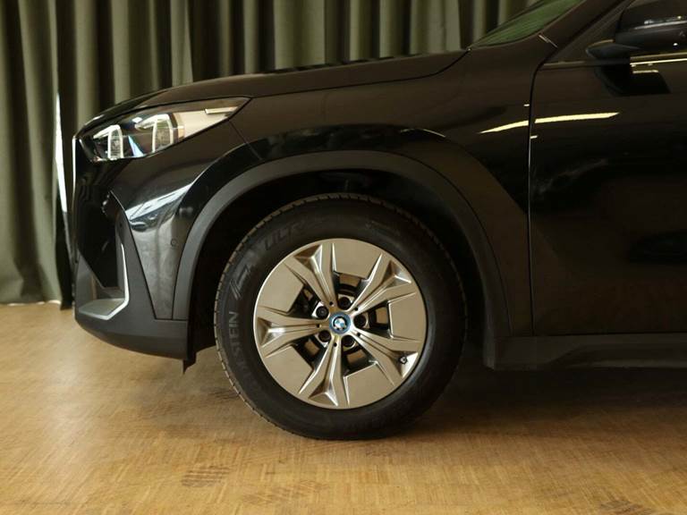 BMW iX1 xDrive30