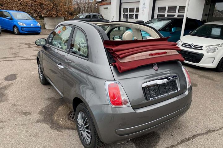 Grå Fiat 500C fra 2012