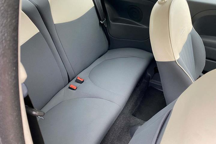 Grå Fiat 500C fra 2012