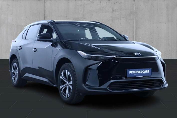 Sort Toyota BZ4X fra 2023