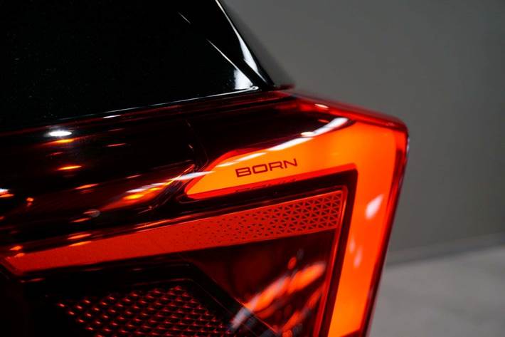 Sort Cupra Born fra 2026