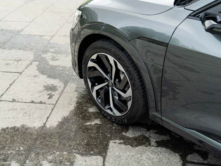 Audi Q8 e-tron 55 S-line Sportback quattro