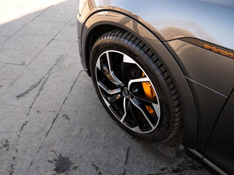 Audi e-tron 55 S-line quattro