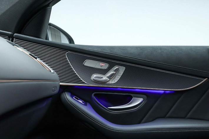 Sort Mercedes EQC400 fra 2023