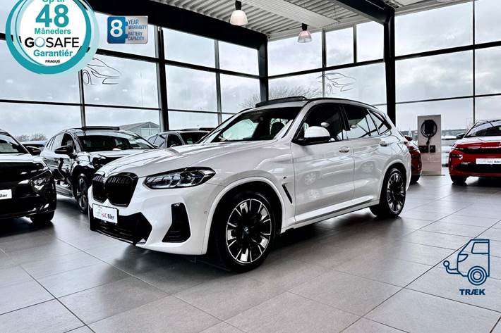Hvid BMW iX3 fra 2024 set udefra