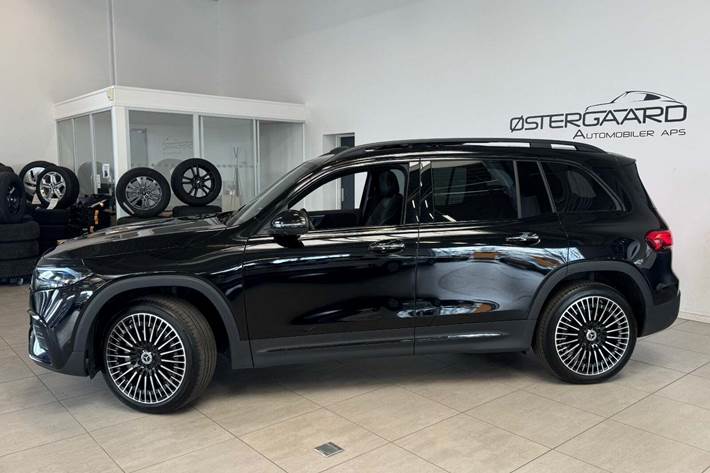 Sort Mercedes EQB250+ fra 2024