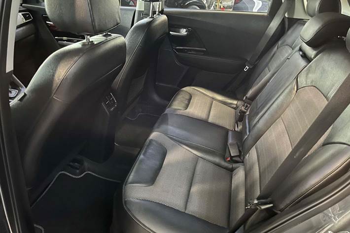 Grå Kia Niro fra 2018