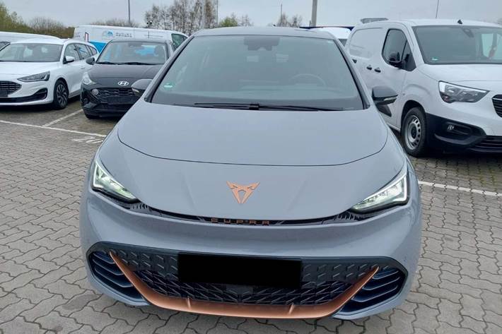 Grå Cupra Born fra 2023