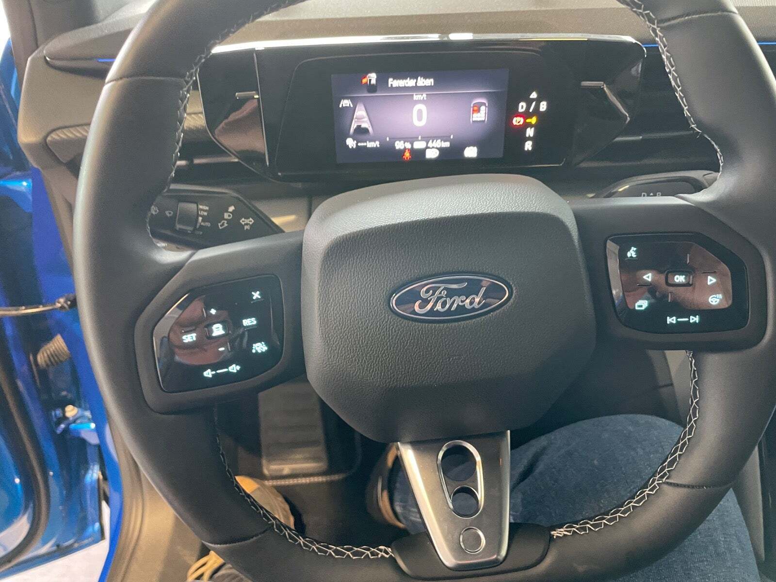 Blå Ford Capri fra 2024