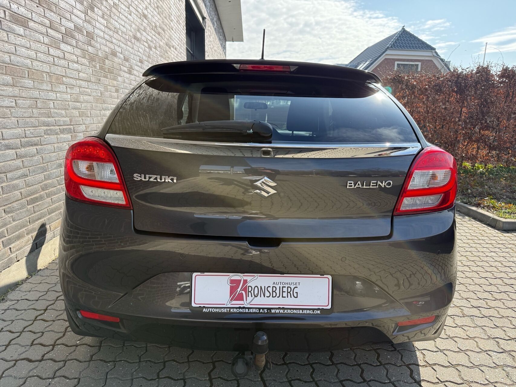 Grå Suzuki Baleno fra 2018