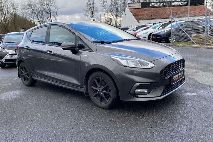 Grå Ford Fiesta fra 2020
