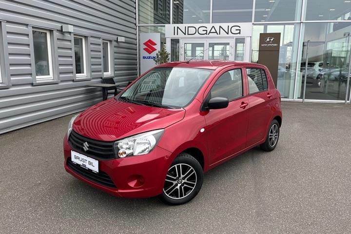 Rød Suzuki Celerio fra 2015 set udefra