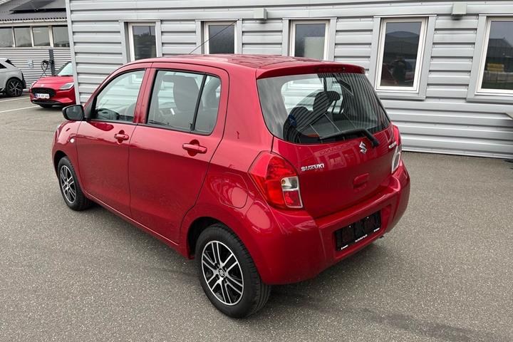 Rød Suzuki Celerio fra 2015