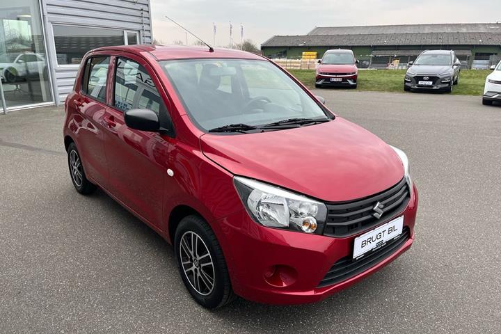 Rød Suzuki Celerio fra 2015