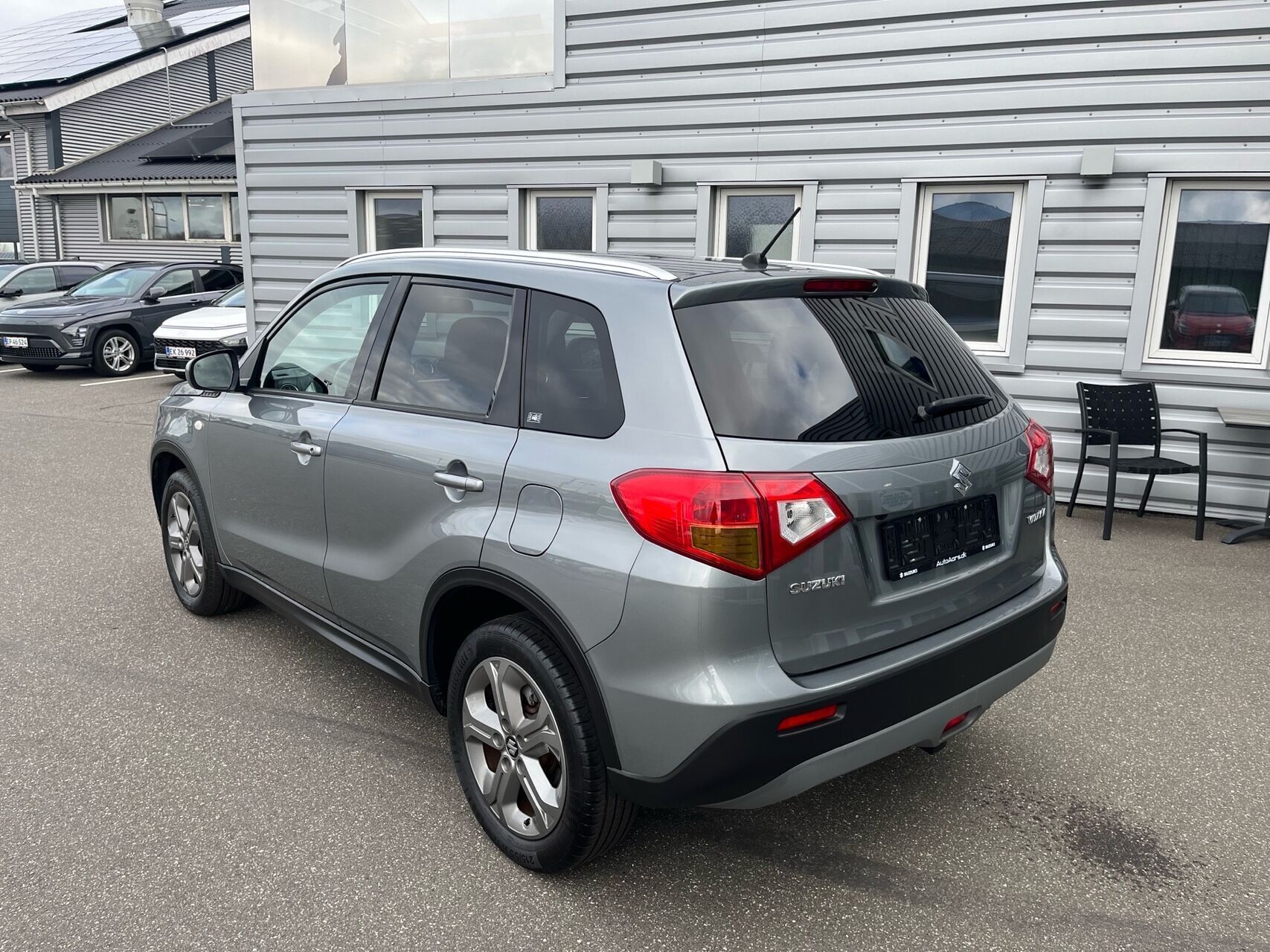 Grå Suzuki Vitara fra 2016