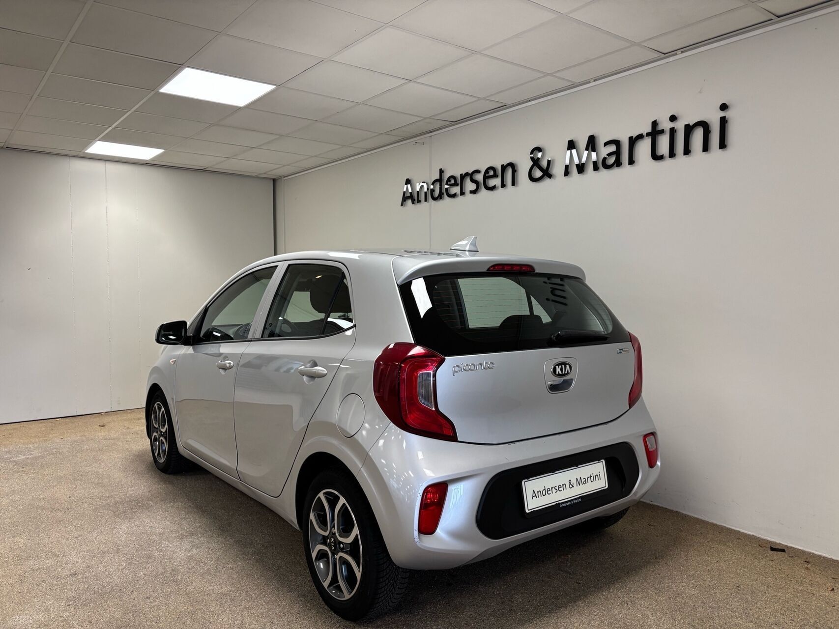 Sølv Kia Picanto fra 2019