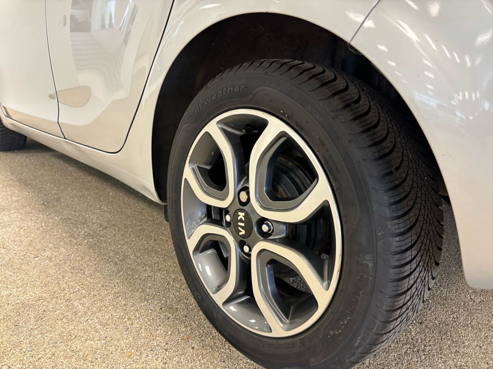Sølv Kia Picanto fra 2019