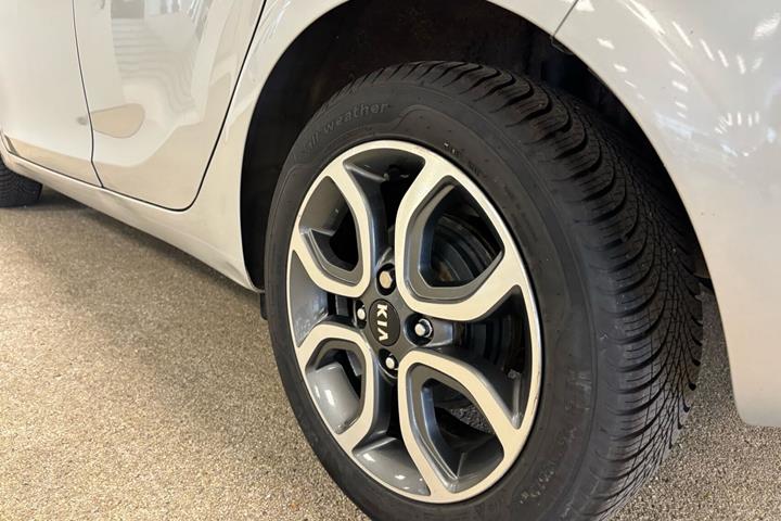 Sølv Kia Picanto fra 2019
