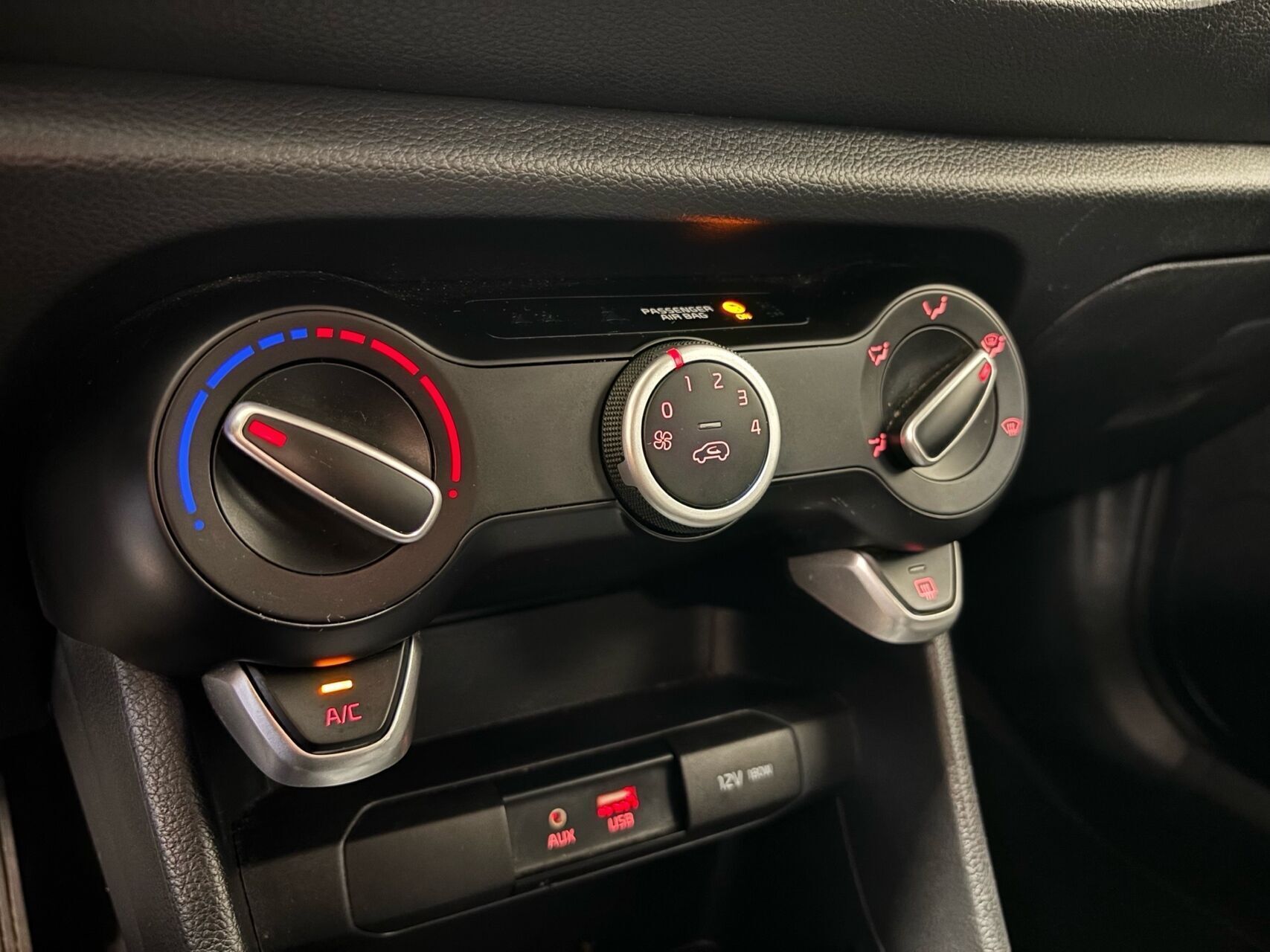 Sølv Kia Picanto fra 2019