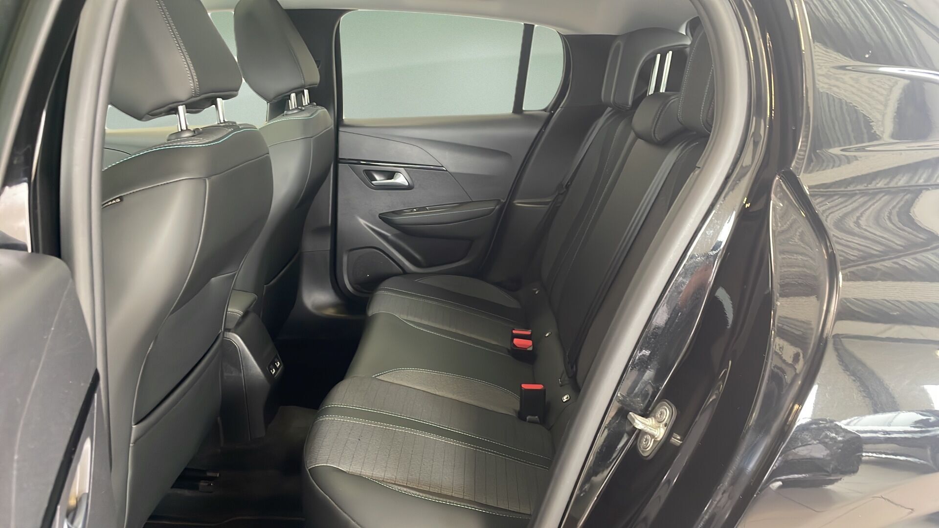 Peugeot 208 1,5 BlueHDi Allure Sky 102HK 5d 6g