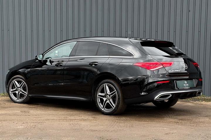Sort Mercedes CLA250 e fra 2021