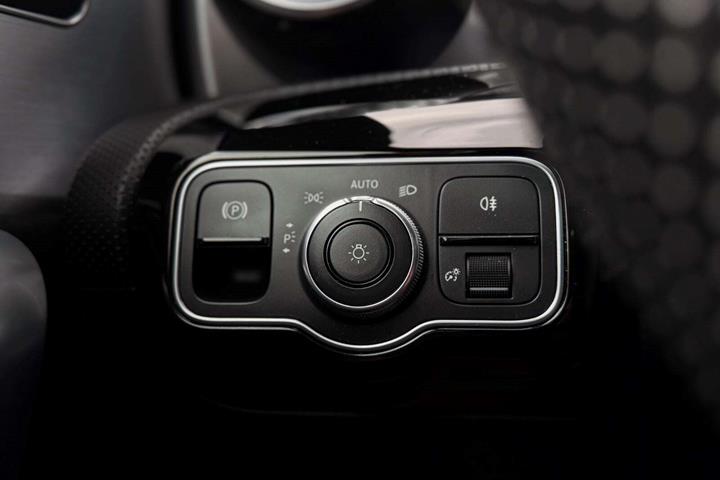 Sort Mercedes CLA250 e fra 2021