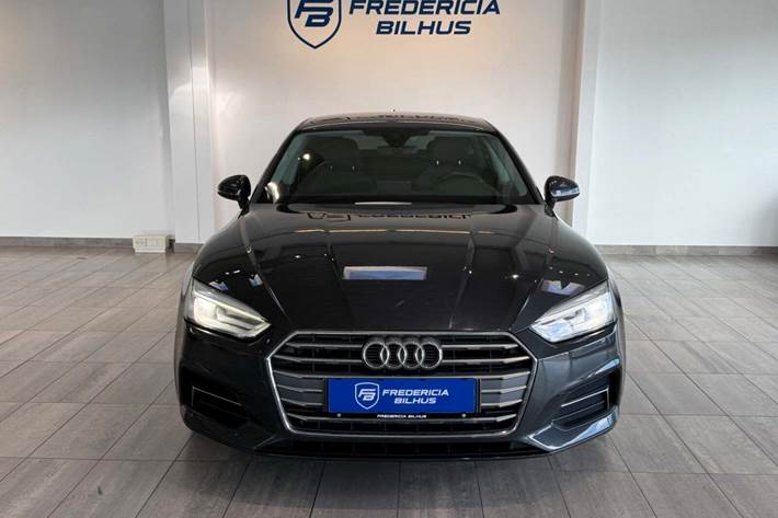 Grå Audi A5 fra 2017