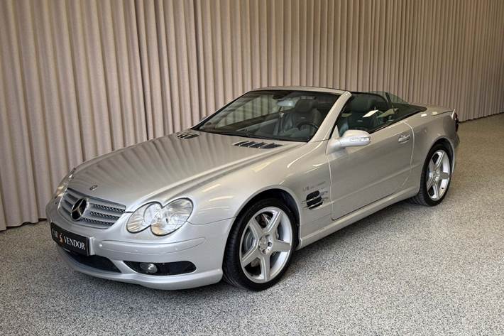 Sølv Mercedes SL55 fra 2003