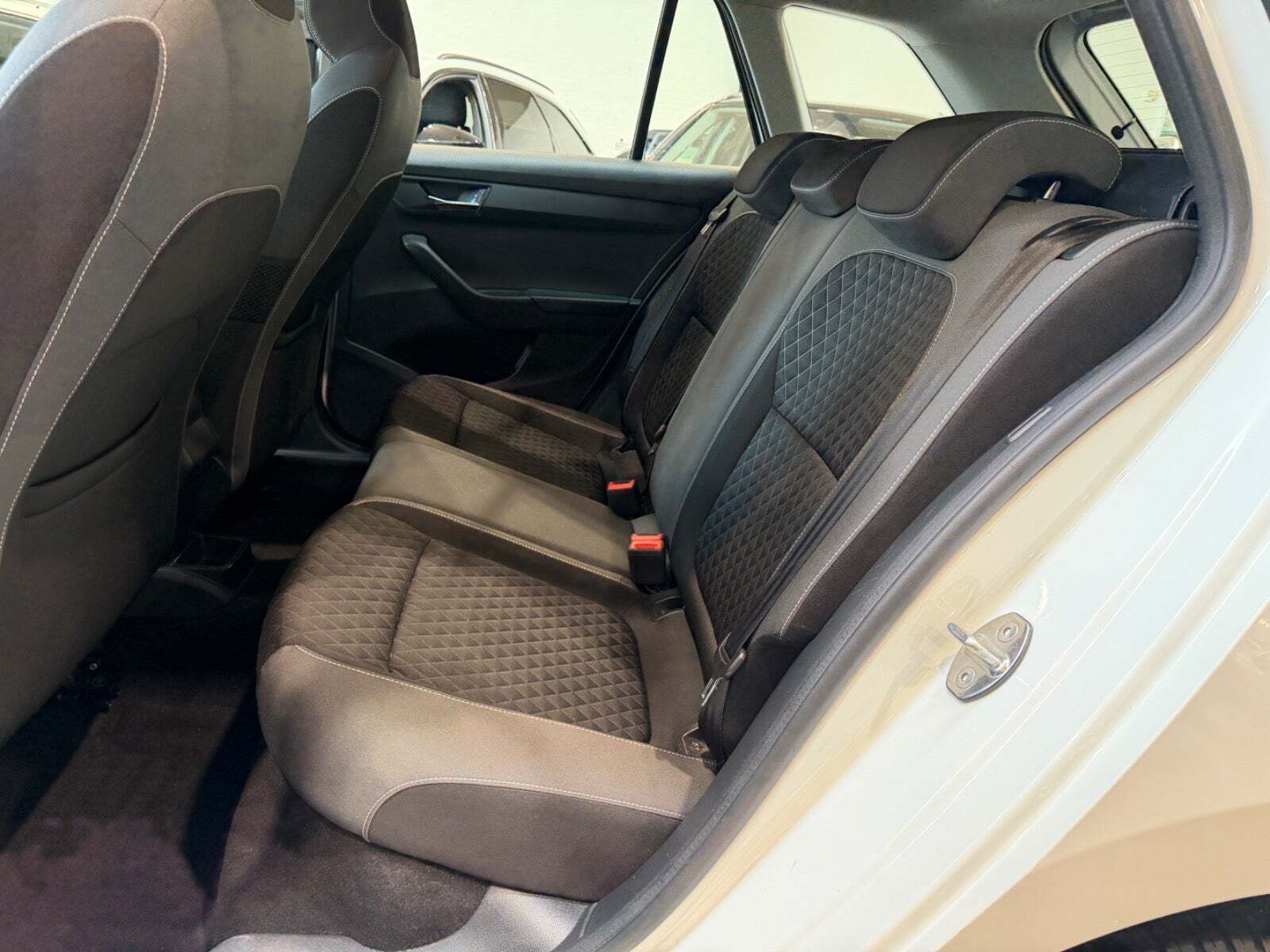 Hvid Skoda Fabia fra 2017