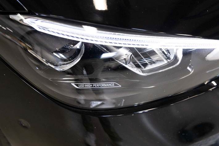 Sort Mercedes C300 e fra 2023