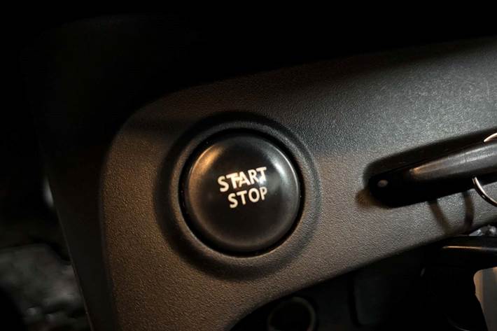 Sølv Renault Captur fra 2015