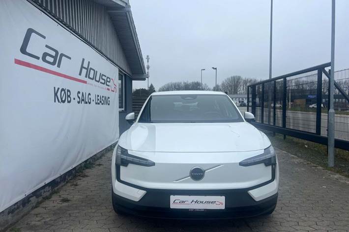 Hvid Volvo EX30 fra 2024
