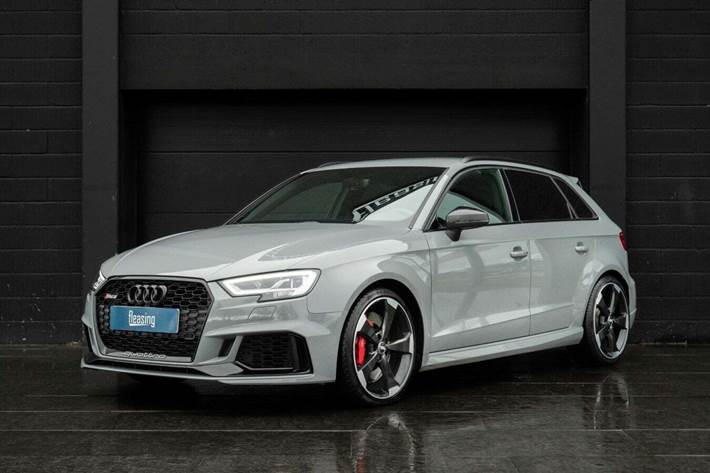 Grå Audi RS3 fra 2018