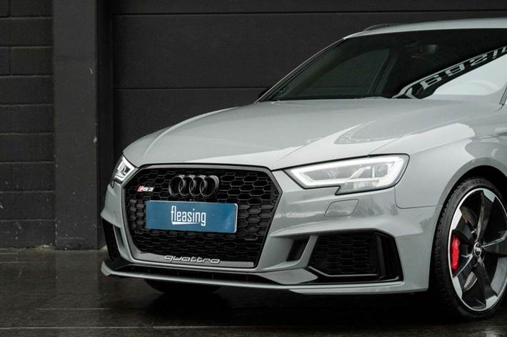 Grå Audi RS3 fra 2018