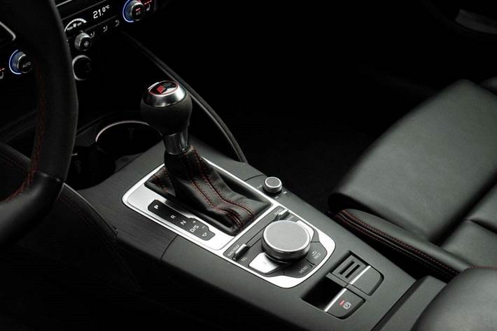 Grå Audi RS3 fra 2018