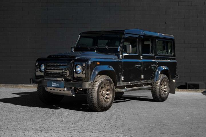 Sort Land Rover Defender 110 fra 2011 set udefra