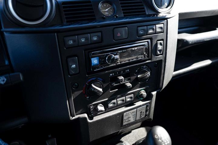 Sort Land Rover Defender 110 fra 2011