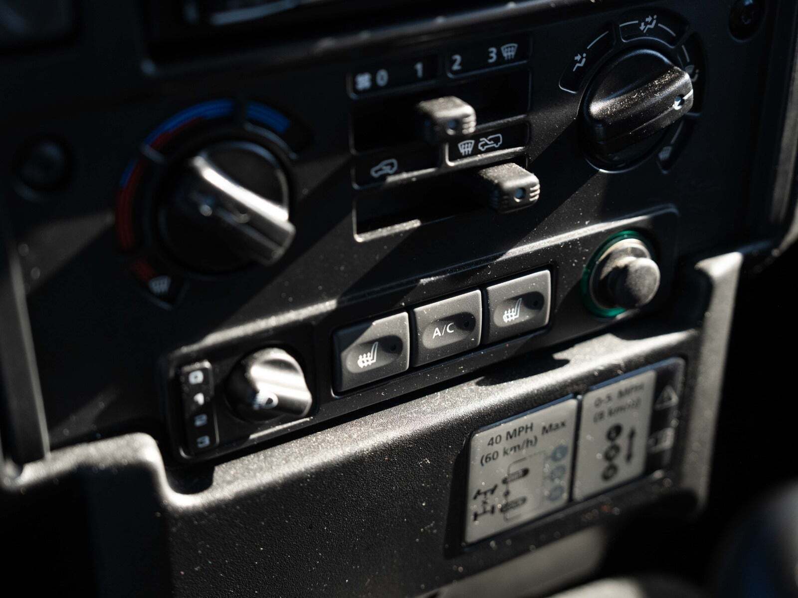 Sort Land Rover Defender 110 fra 2011