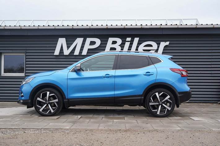 Blå Nissan Qashqai fra 2017