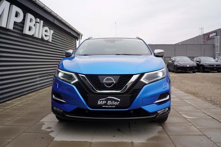 Blå Nissan Qashqai fra 2017