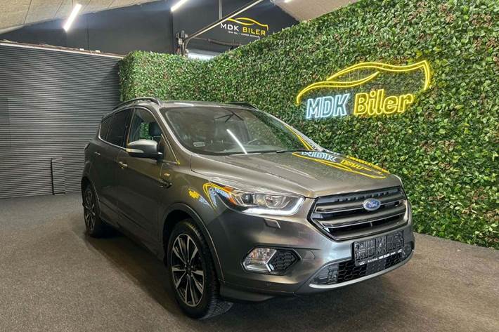 undefined Ford Kuga fra 2017 set udefra