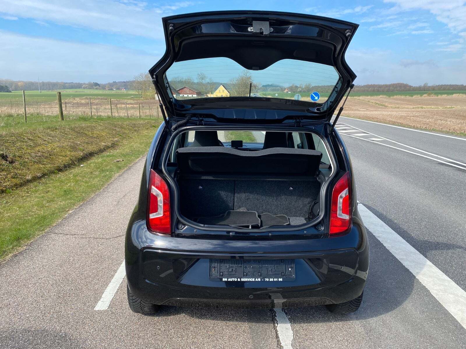 Sort VW UP! fra 2016
