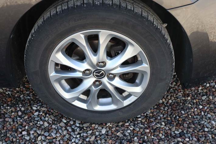 Grå Mazda 2 fra 2018