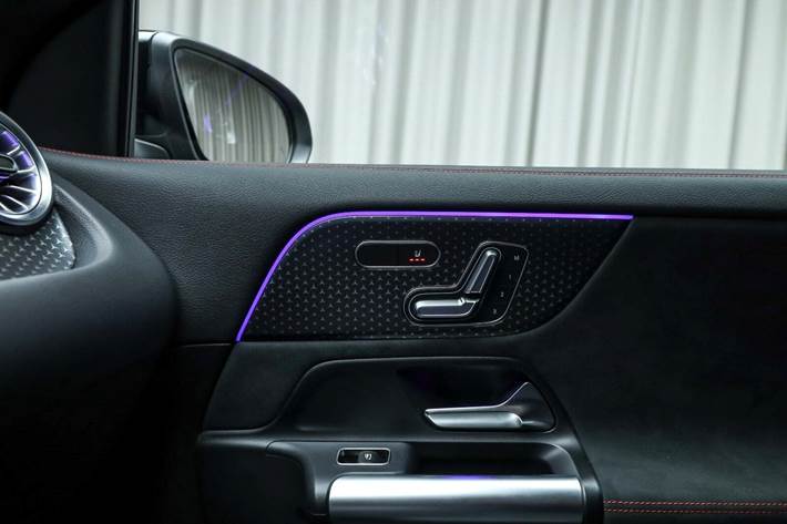 Sort Mercedes EQA250+ fra 2025