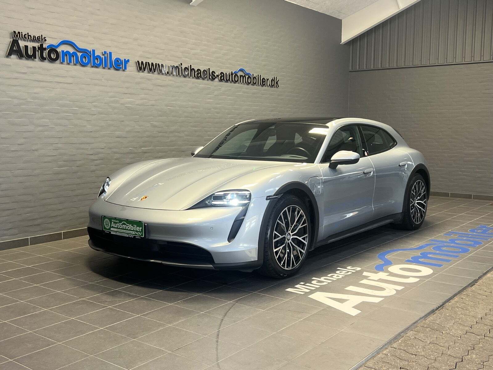 Porsche Taycan 4 Performance+ Cross Turismo