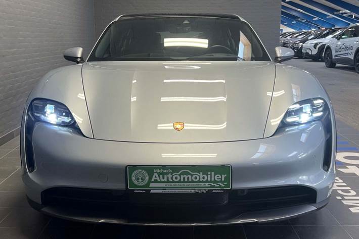 Sølv Porsche Taycan 4 fra 2023