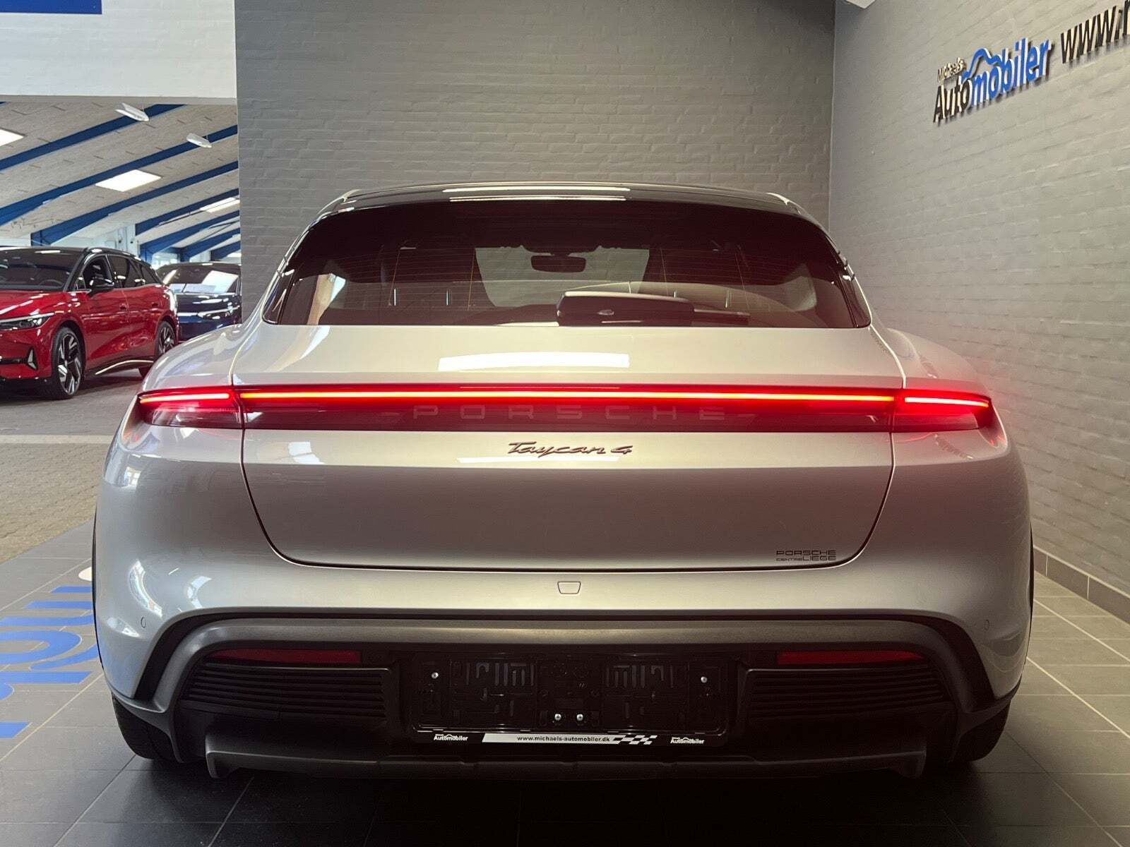 Porsche Taycan 4 Performance+ Cross Turismo