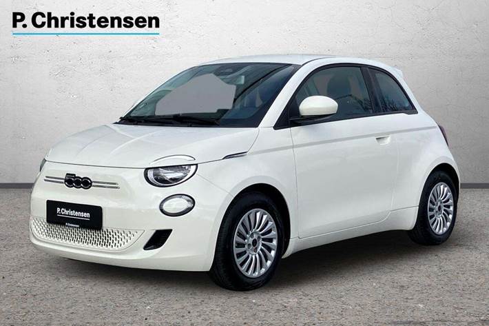 Hvid Fiat 500e fra 2022 set udefra