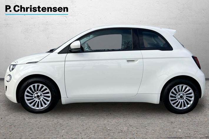 Hvid Fiat 500e fra 2022