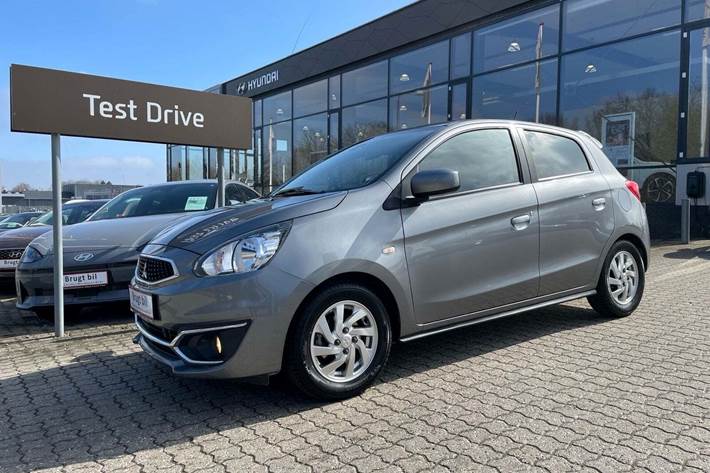 Grå Mitsubishi Space Star fra 2017